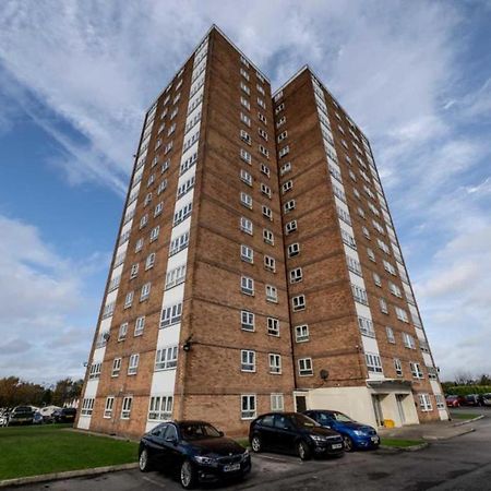Spacious Apartment For Holiday And Contractor Groups In Salford - Private Parking - By Nmb Serviced Accommodation Манчестер Экстерьер фото