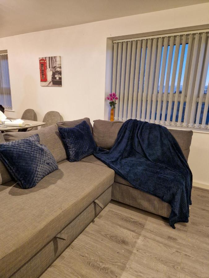 Spacious Apartment For Holiday And Contractor Groups In Salford - Private Parking - By Nmb Serviced Accommodation Манчестер Экстерьер фото