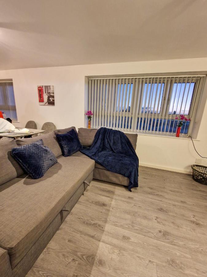 Spacious Apartment For Holiday And Contractor Groups In Salford - Private Parking - By Nmb Serviced Accommodation Манчестер Экстерьер фото