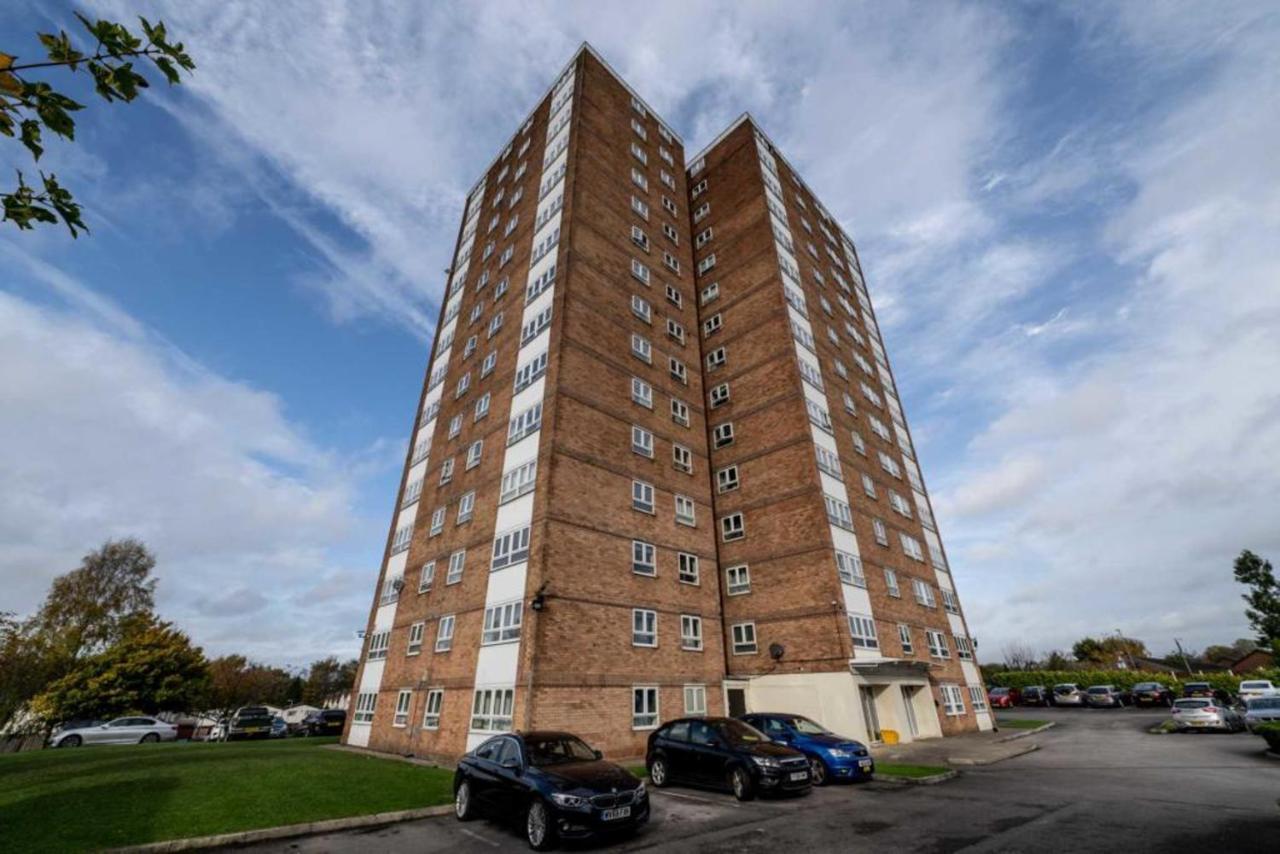Spacious Apartment For Holiday And Contractor Groups In Salford - Private Parking - By Nmb Serviced Accommodation Манчестер Экстерьер фото